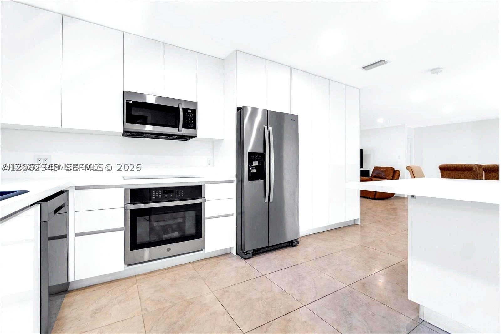 806 NE 4th St, Hallandale Beach FL 33009