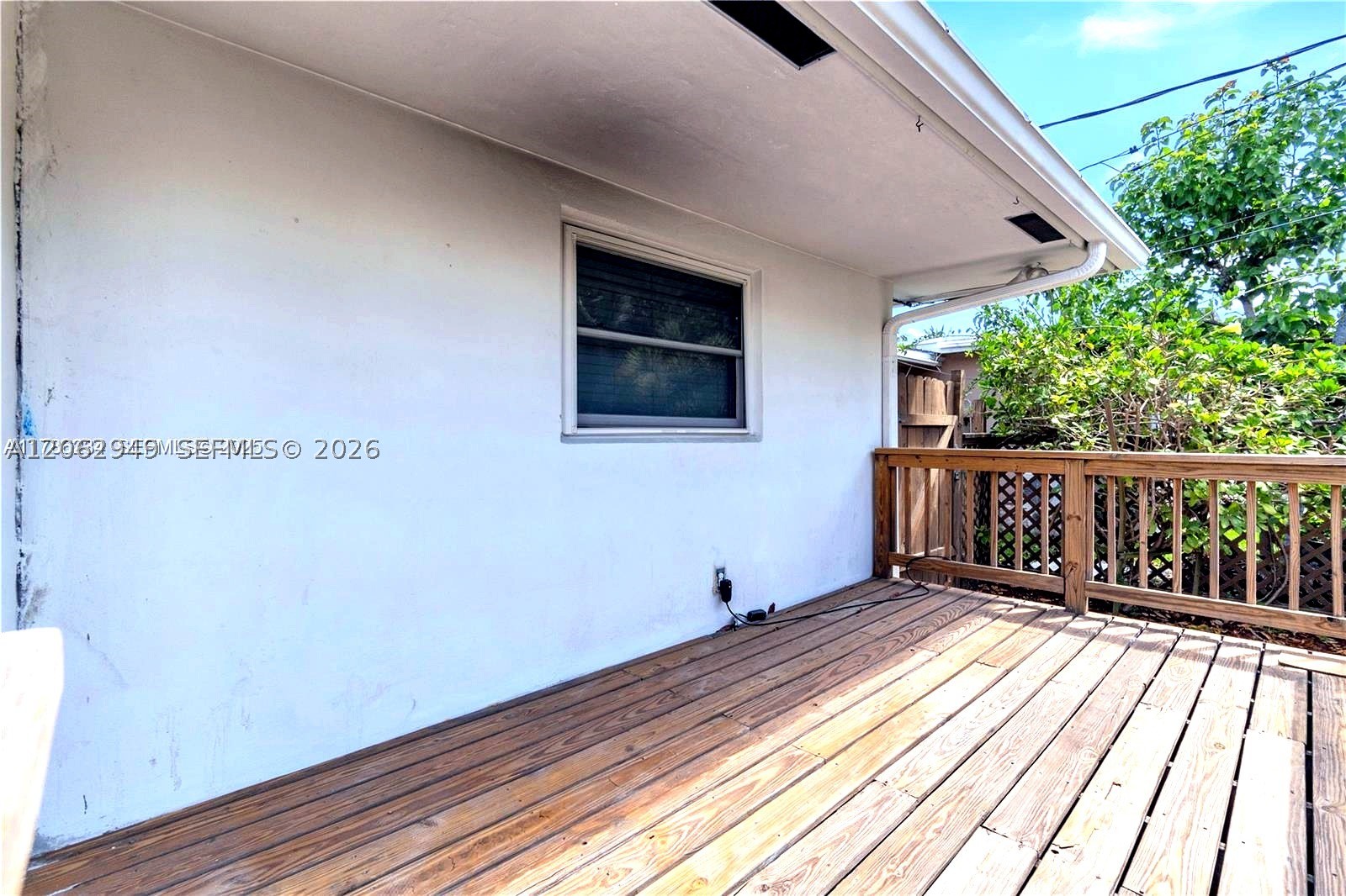 806 NE 4th St, Hallandale Beach FL 33009