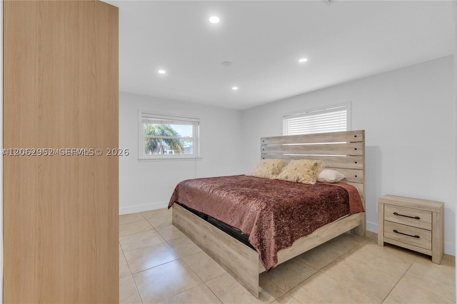 806 NE 4th St #., Hallandale Beach FL 33009