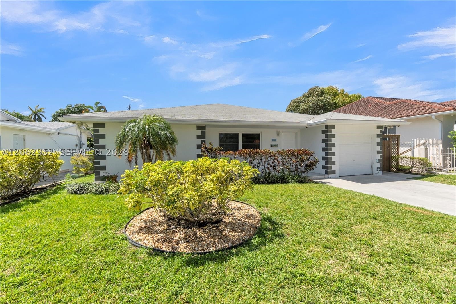 806 NE 4th St #., Hallandale Beach FL 33009