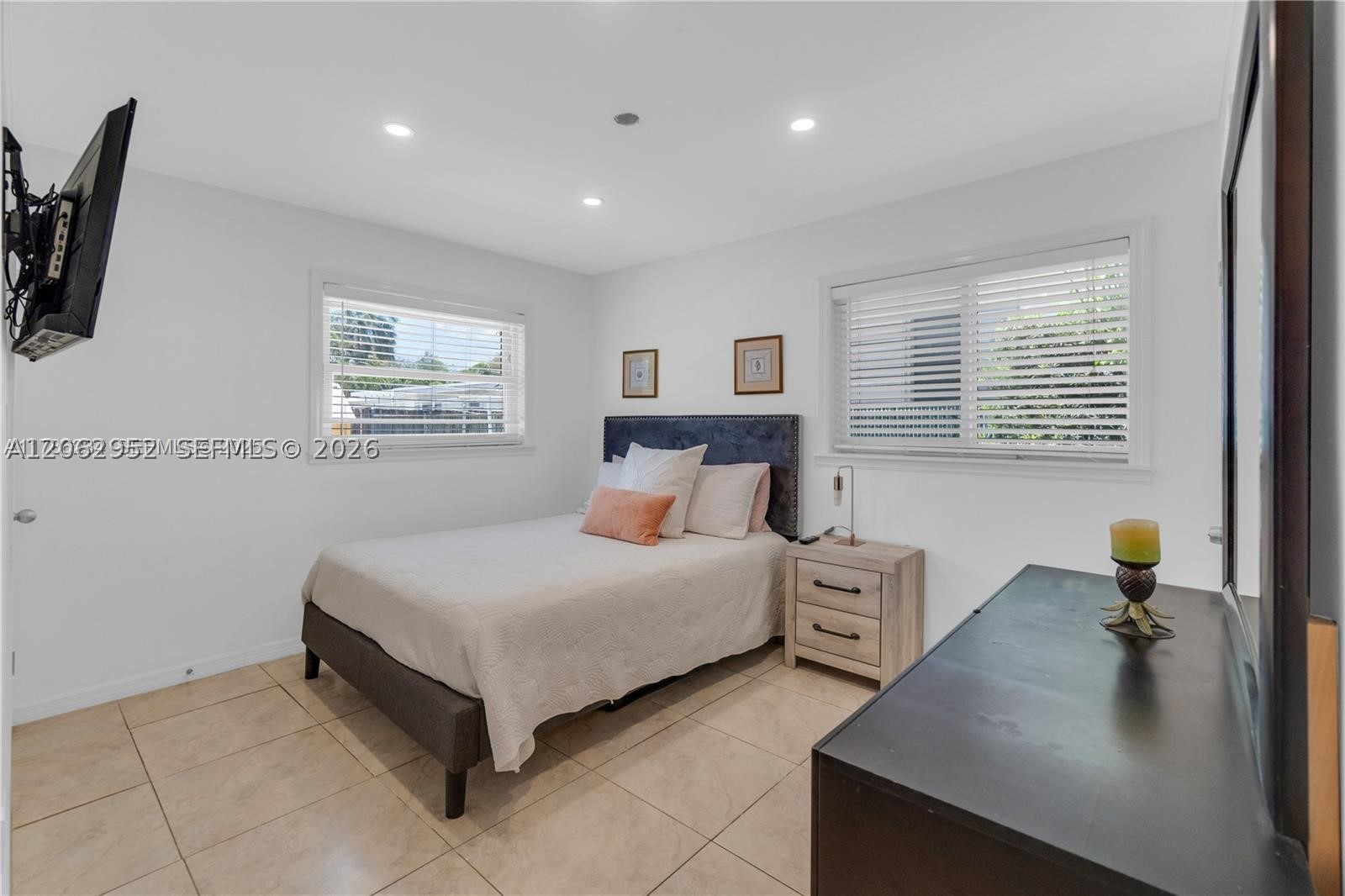 806 NE 4th St #., Hallandale Beach FL 33009