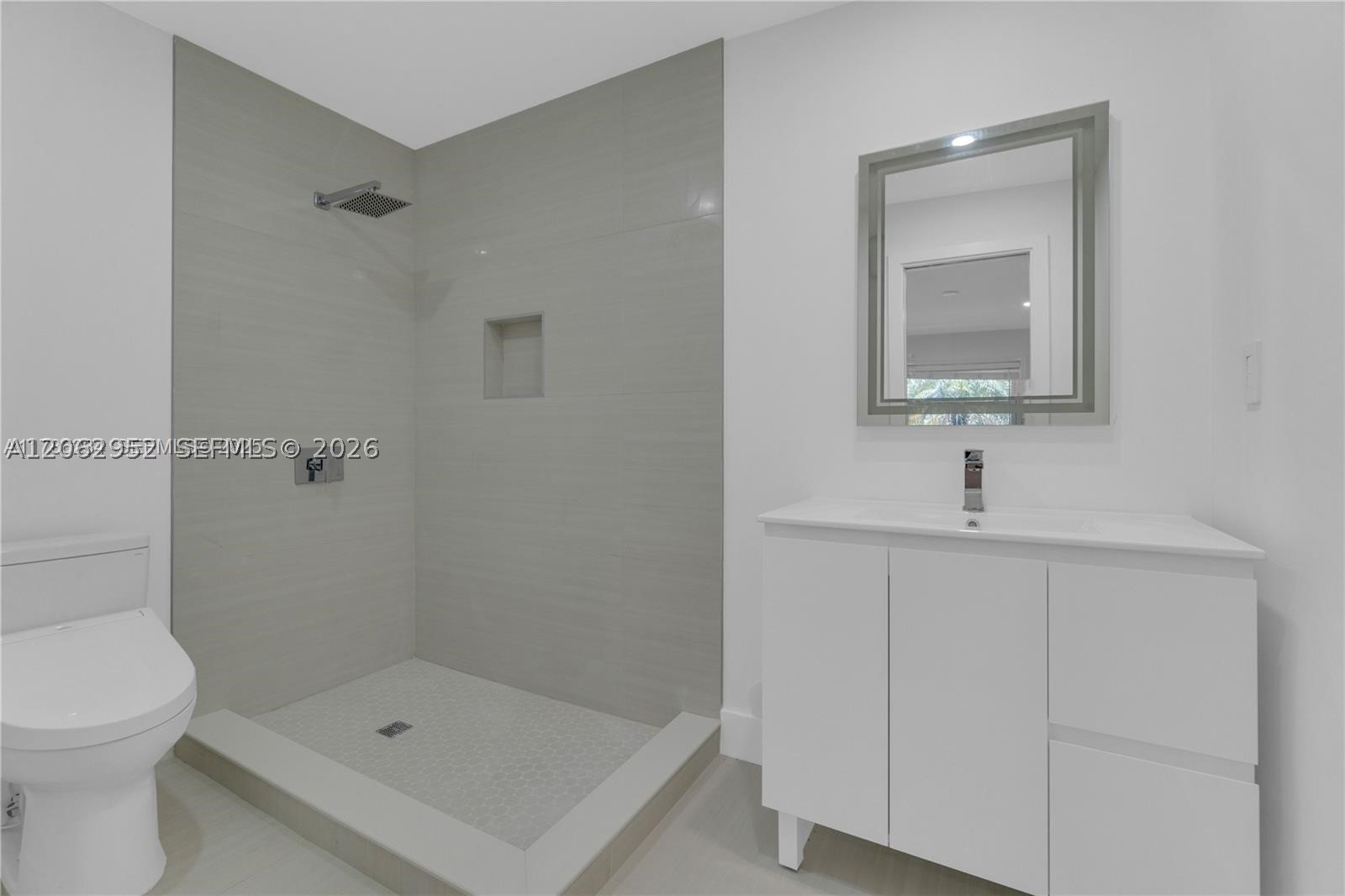 806 NE 4th St #., Hallandale Beach FL 33009