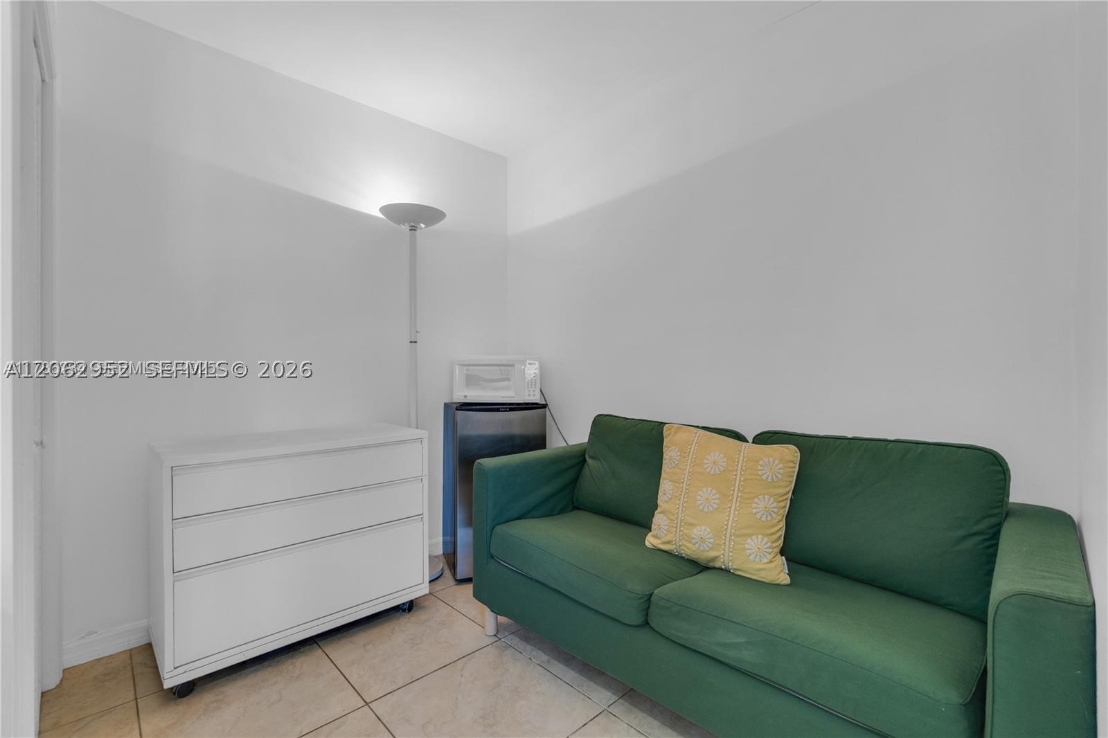 806 NE 4th St #., Hallandale Beach FL 33009