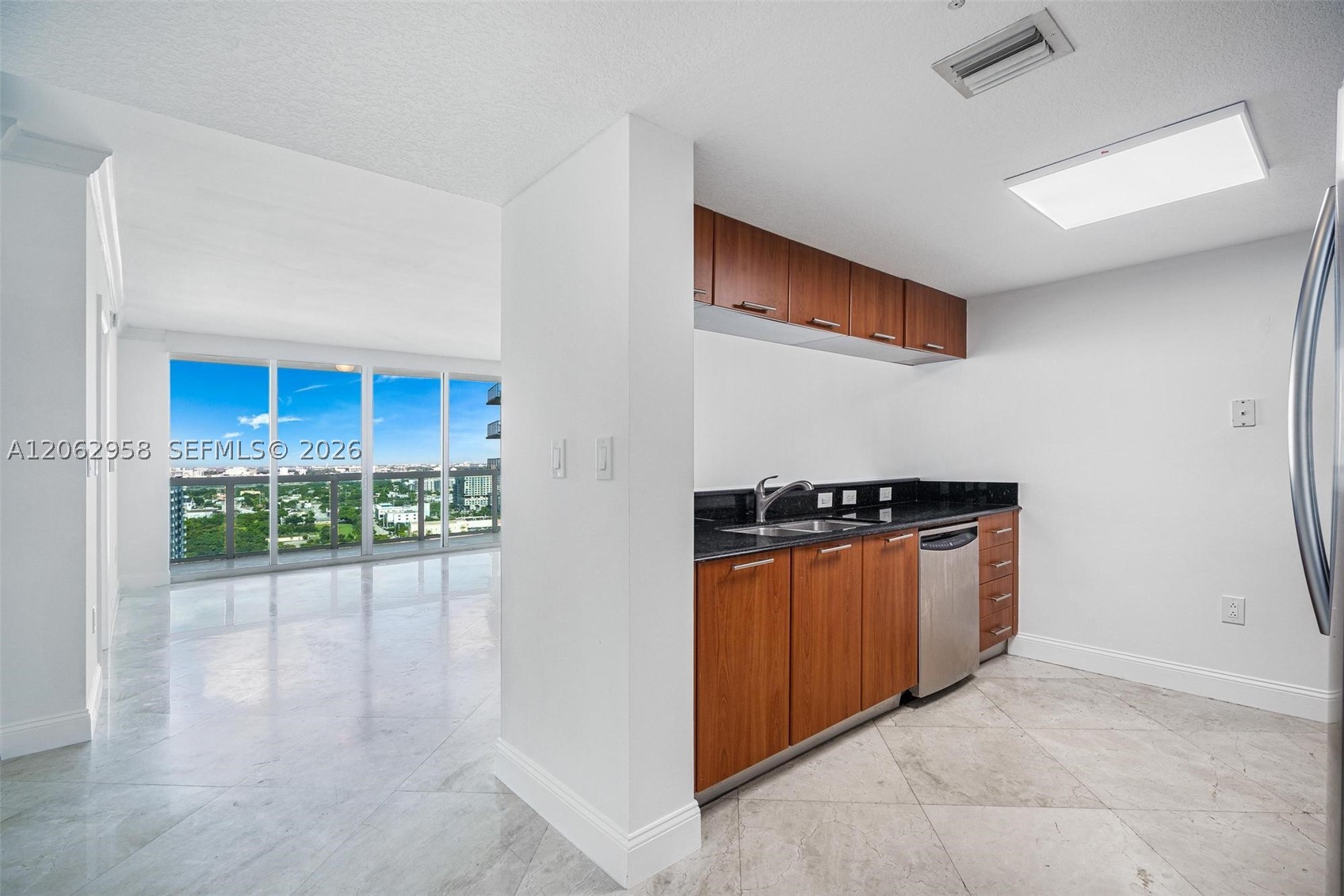 1800 N Bayshore Dr #2410, Miami FL 33132
