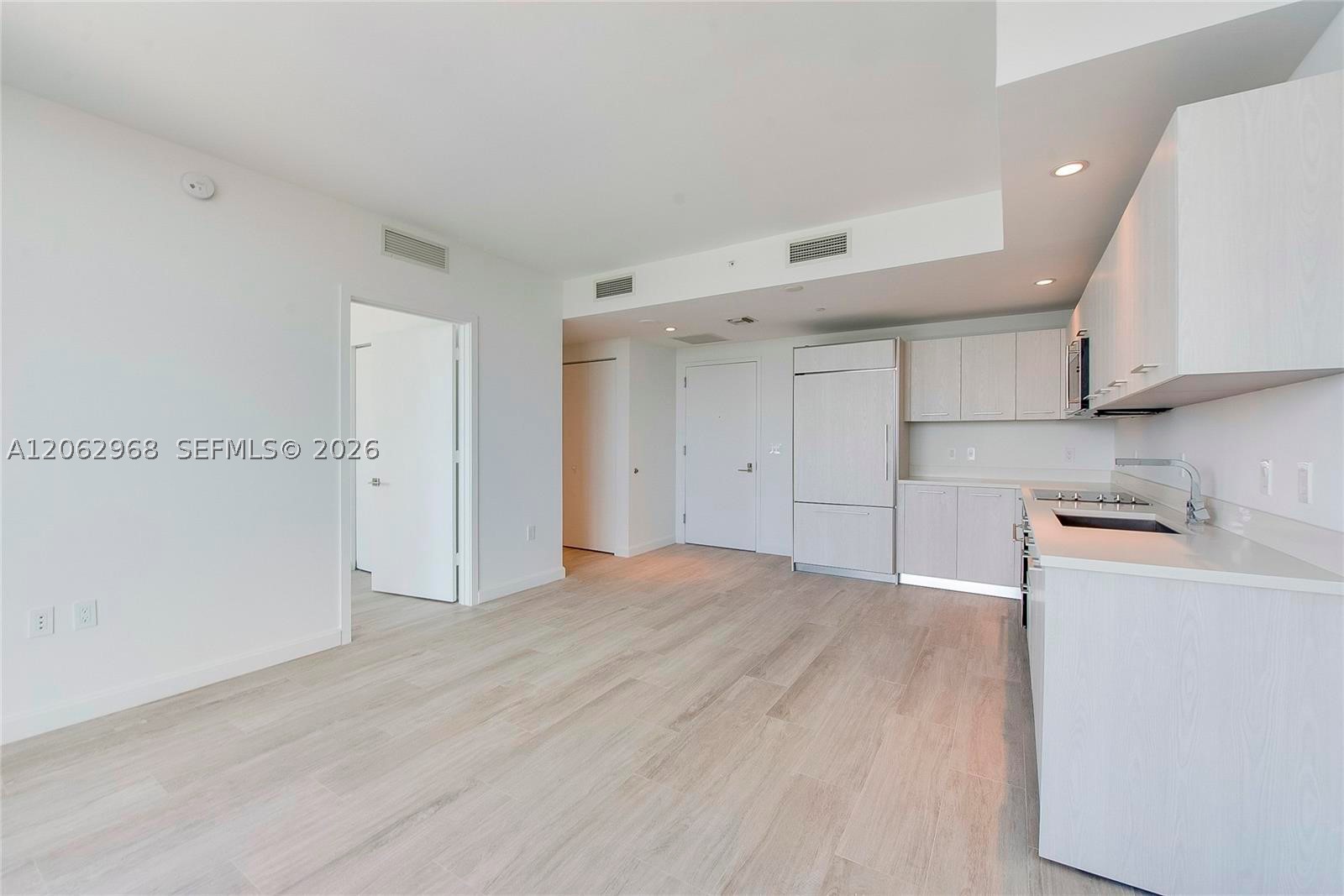 55 SW 9th St #3507, Miami FL 33130