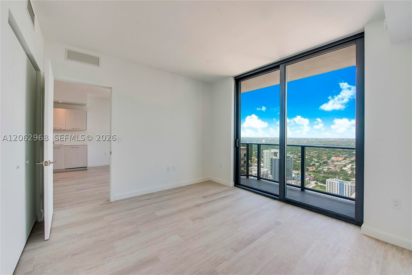 55 SW 9th St #3507, Miami FL 33130