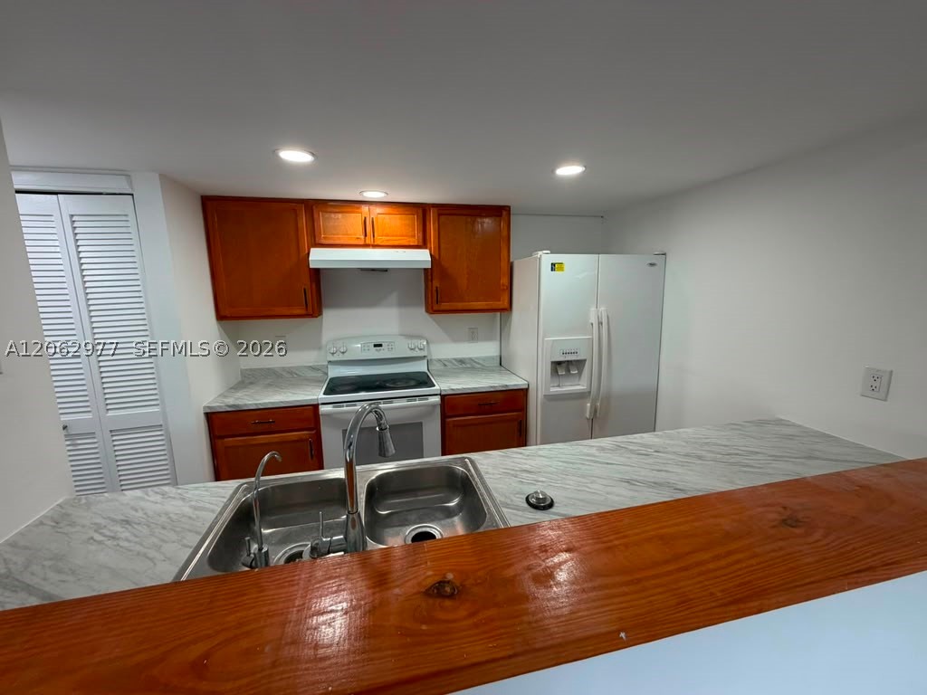 4045 SW 68th Way #5-I, Miramar FL 33023