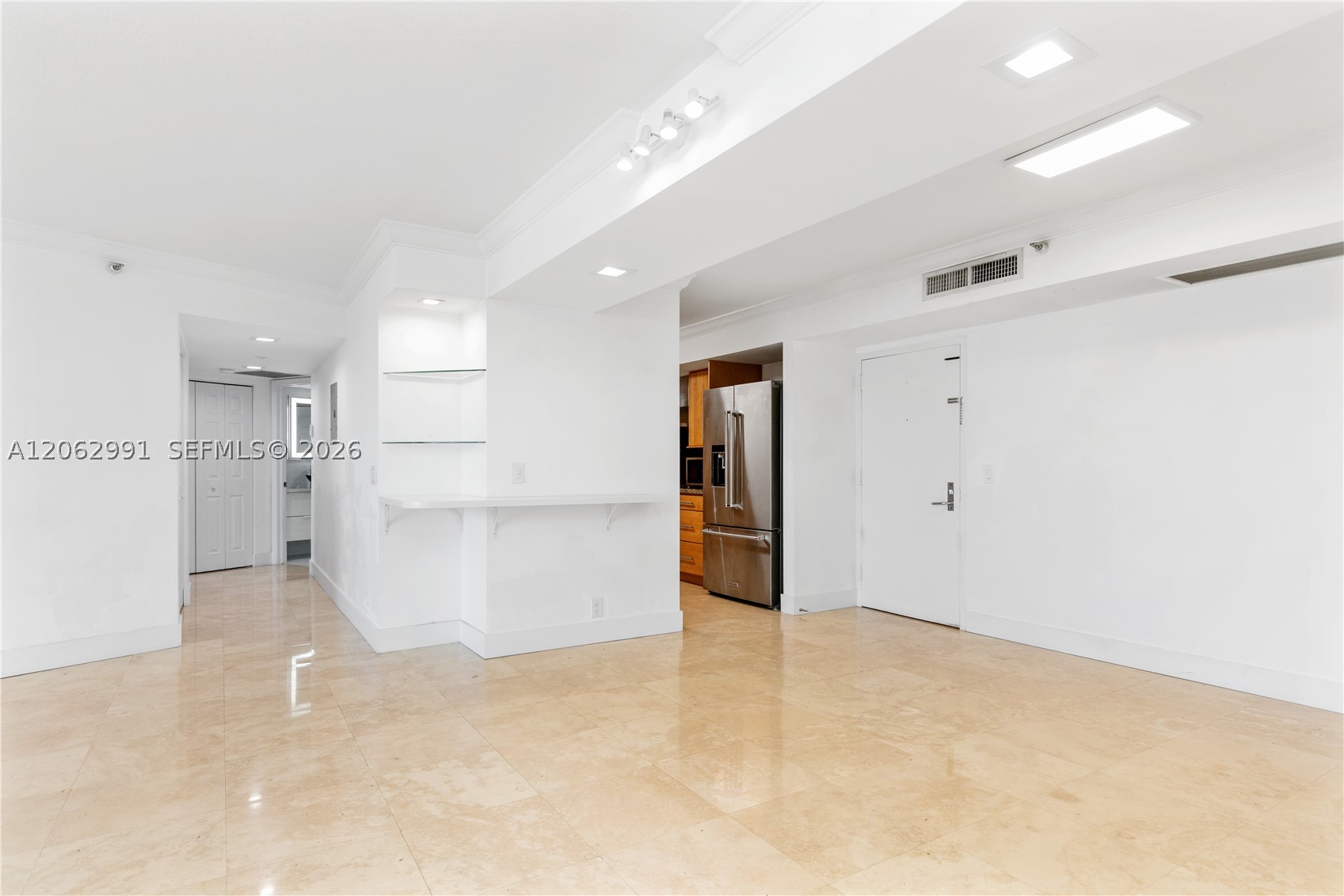 3500 Mystic Pointe Dr #3702, Aventura FL 33180