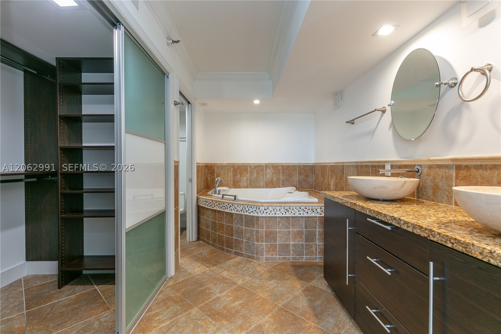 3500 Mystic Pointe Dr #3702, Aventura FL 33180
