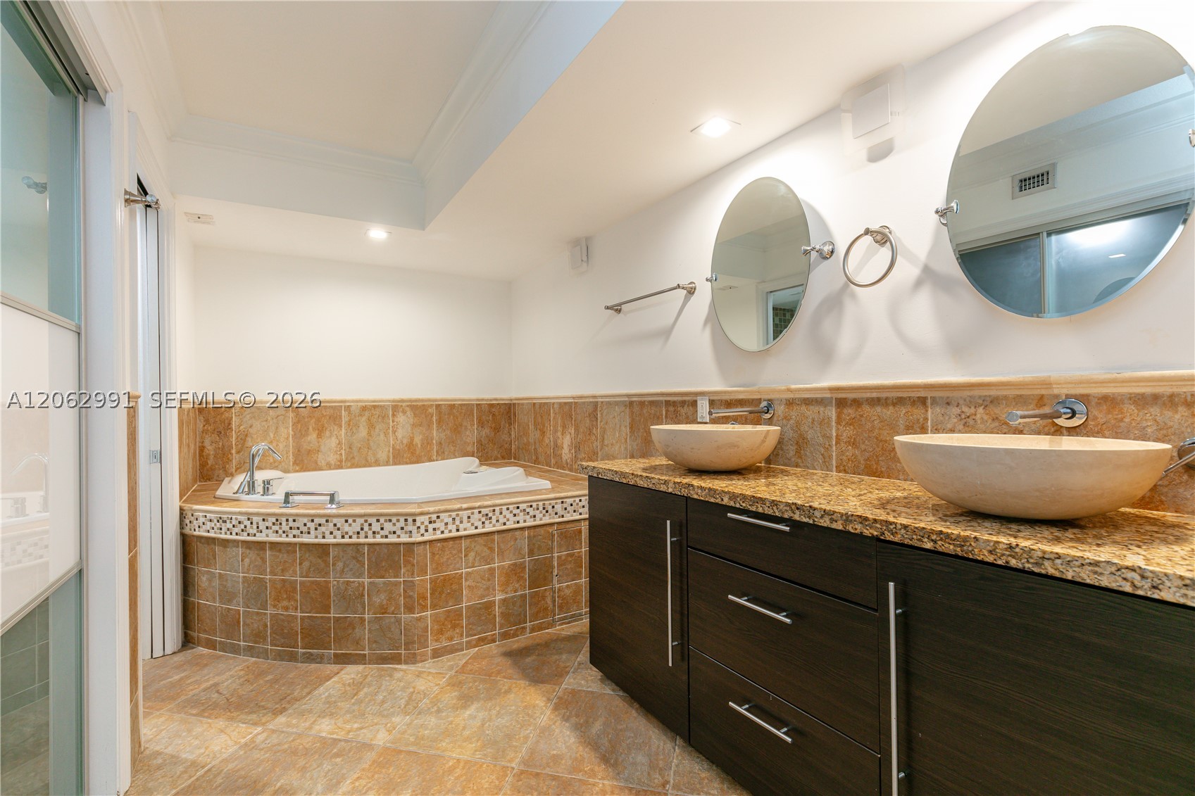 3500 Mystic Pointe Dr #3702, Aventura FL 33180