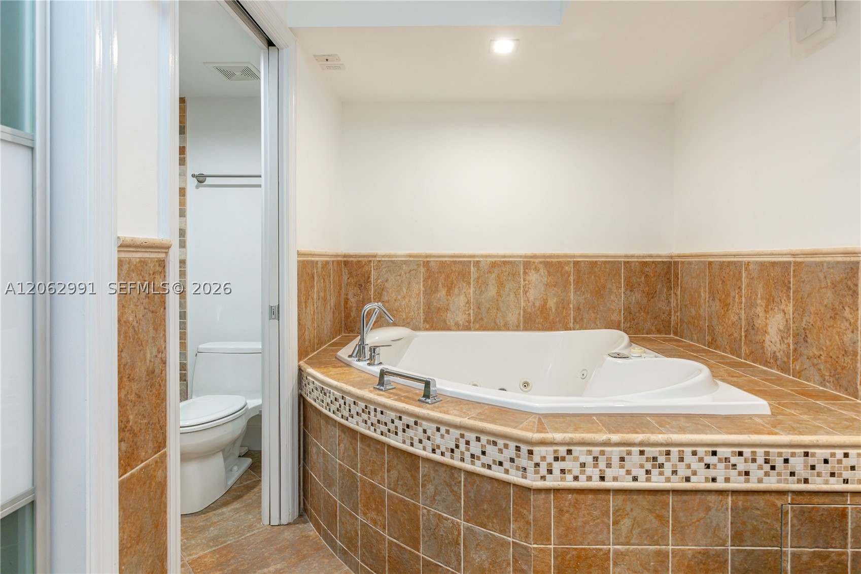 3500 Mystic Pointe Dr #3702, Aventura FL 33180