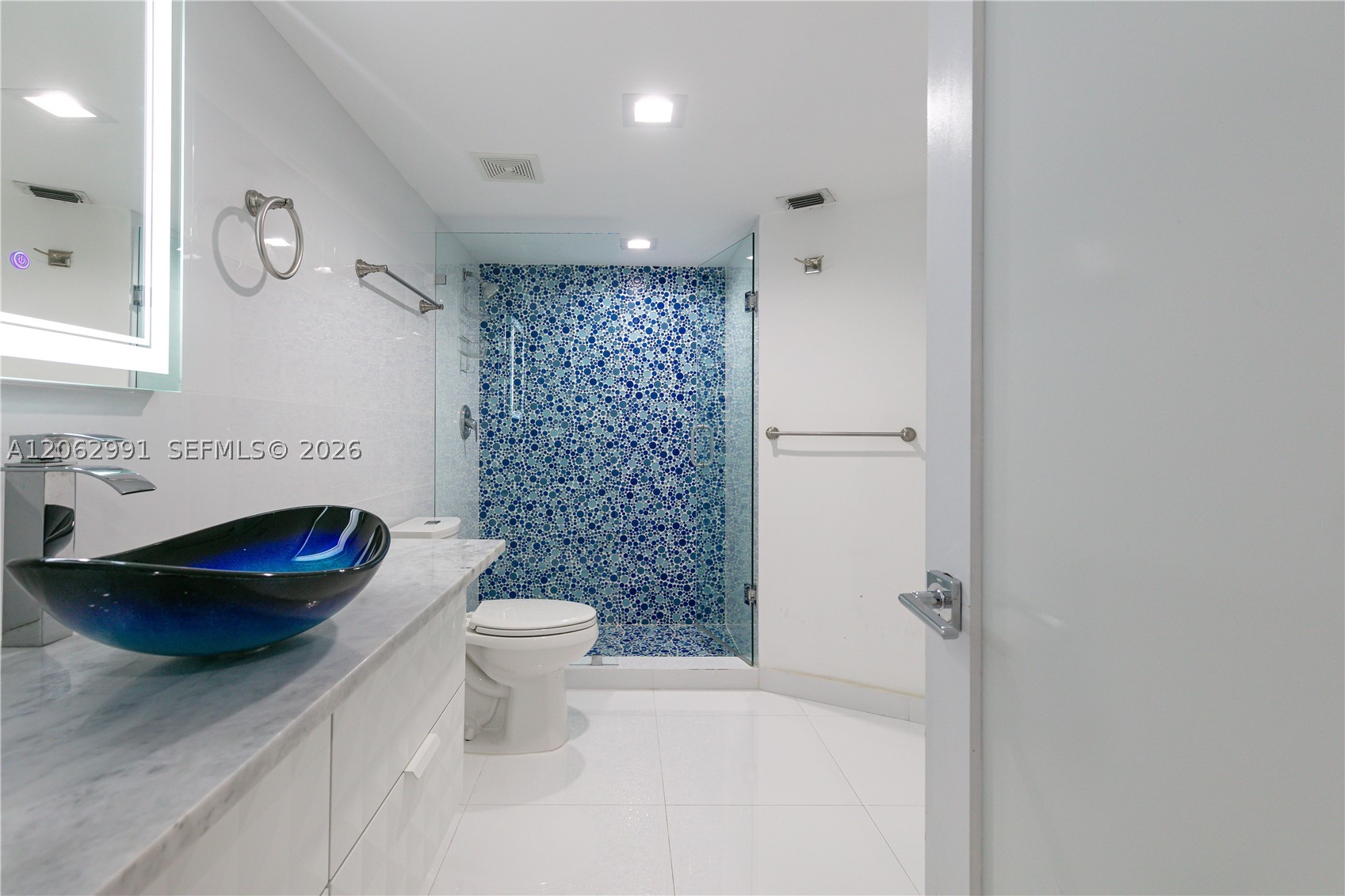 3500 Mystic Pointe Dr #3702, Aventura FL 33180