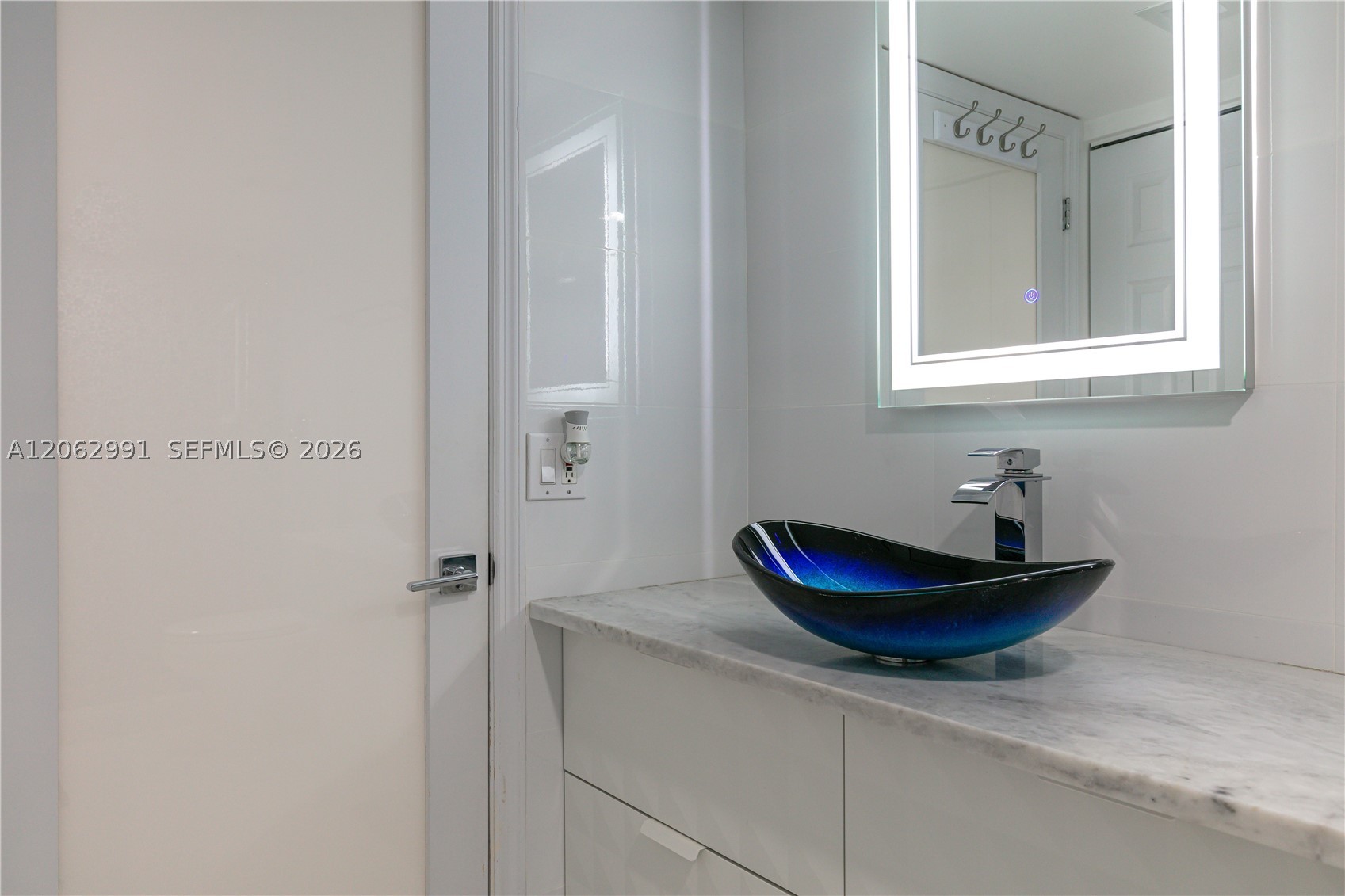 3500 Mystic Pointe Dr #3702, Aventura FL 33180