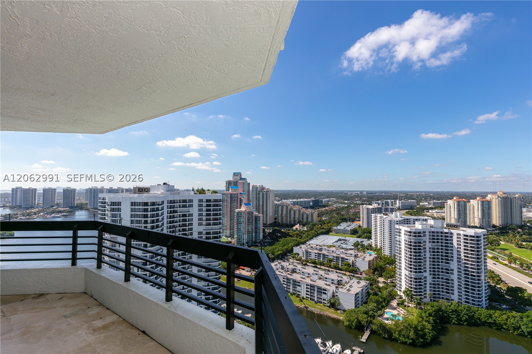 3500 Mystic Pointe Dr #3702, Aventura FL 33180