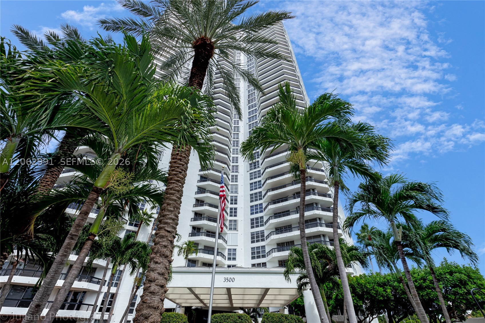3500 Mystic Pointe Dr #3702, Aventura FL 33180