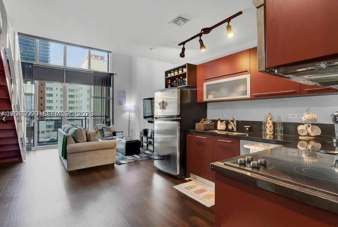 244 Biscayne Blvd #440, Miami FL 33132