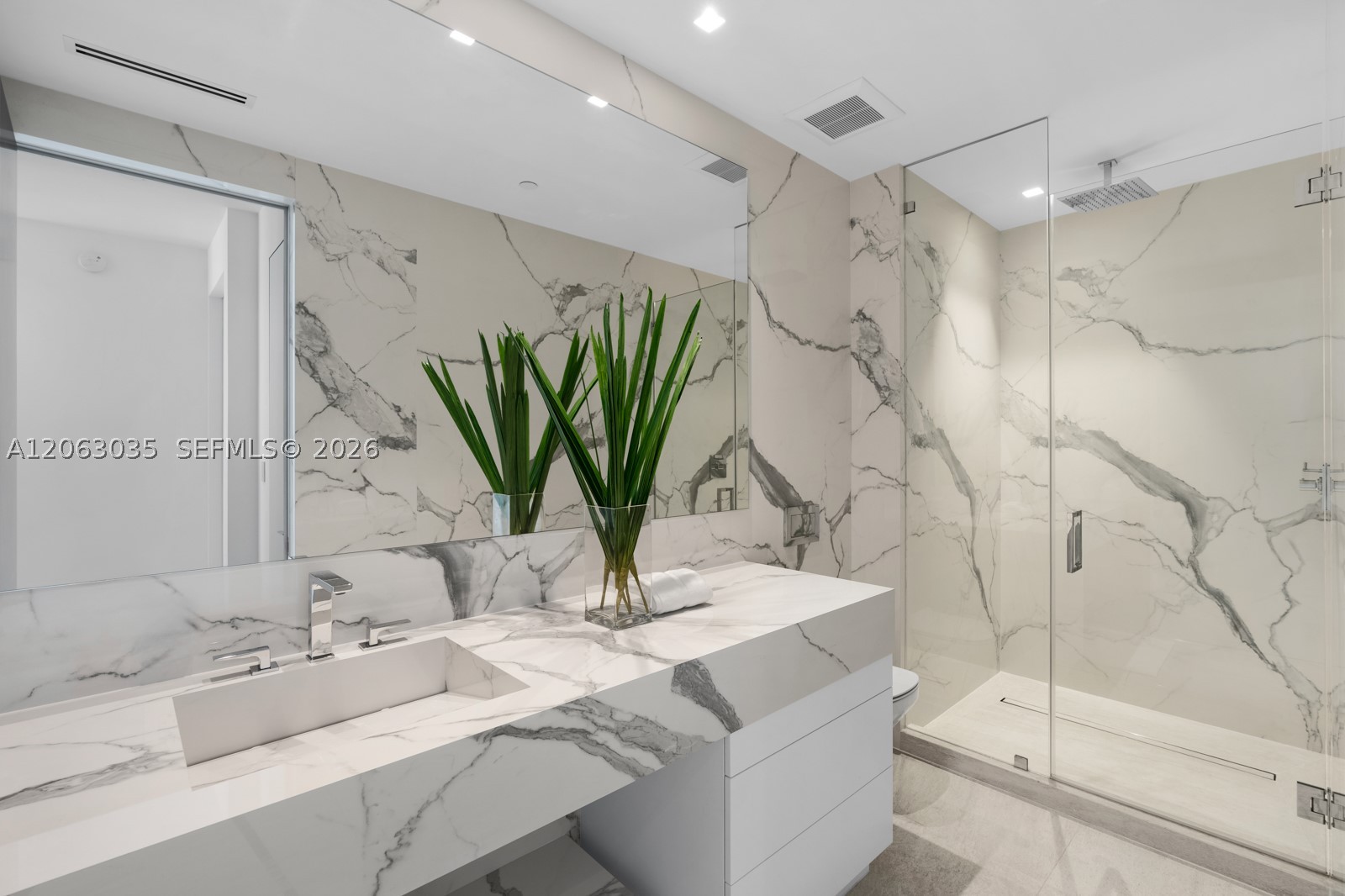 100 S Pointe Dr #1201/1202, Miami Beach FL 33139