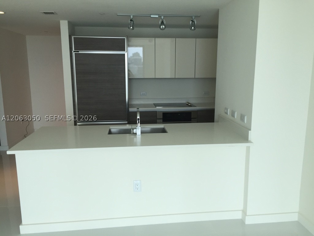 1100 S MIAMI AV #3902, Miami FL 33130