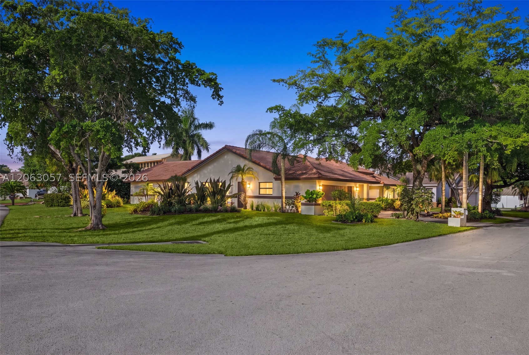 8308 NW 74th St, Tamarac FL 33321