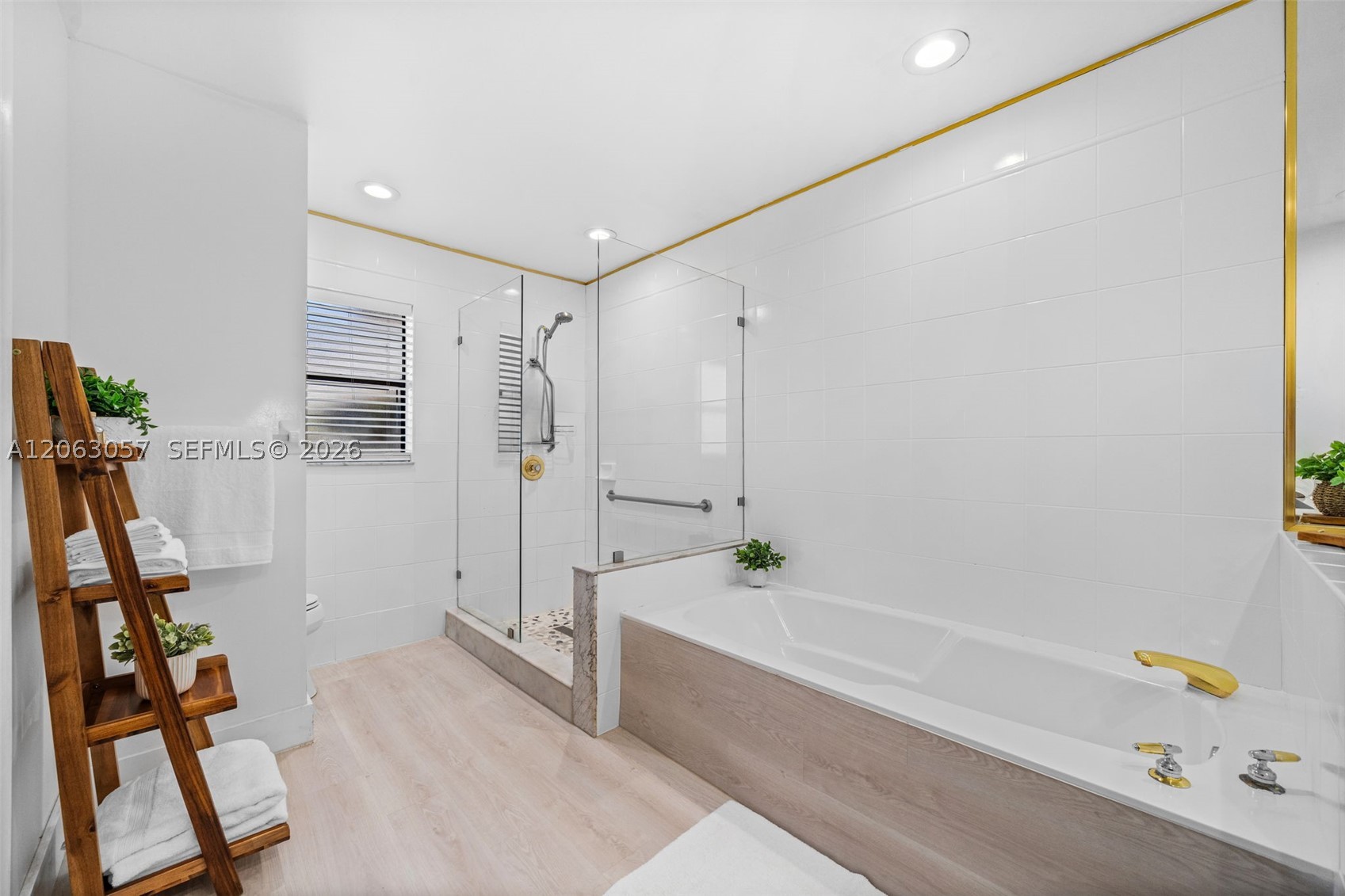 8308 NW 74th St, Tamarac FL 33321