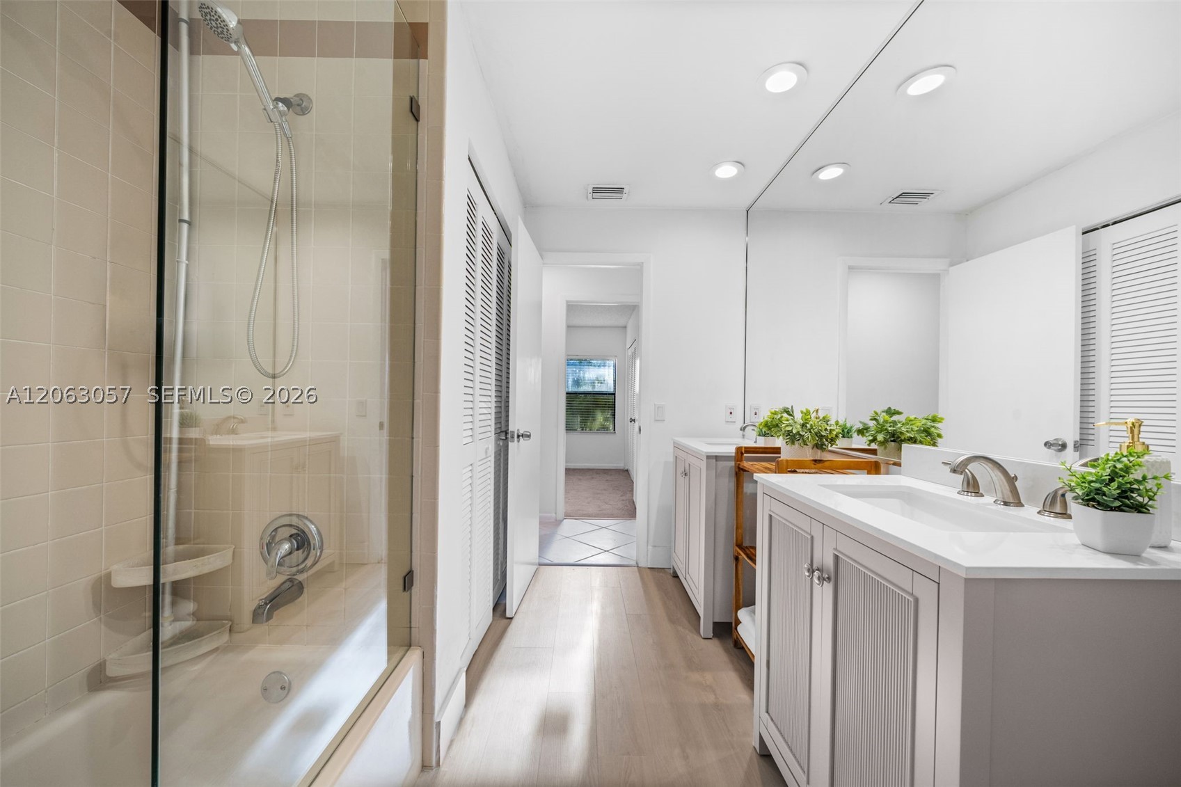 8308 NW 74th St, Tamarac FL 33321