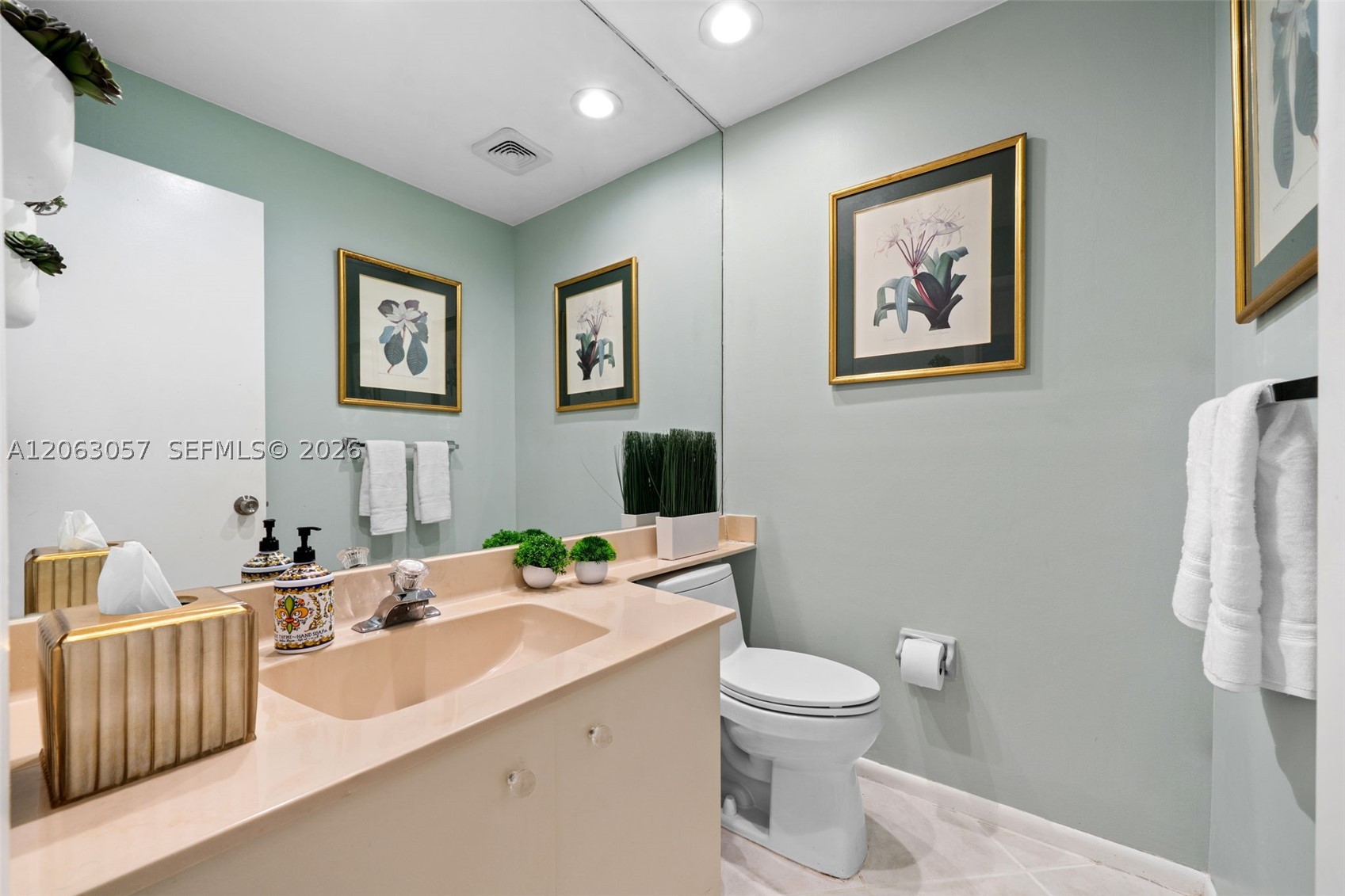 8308 NW 74th St, Tamarac FL 33321