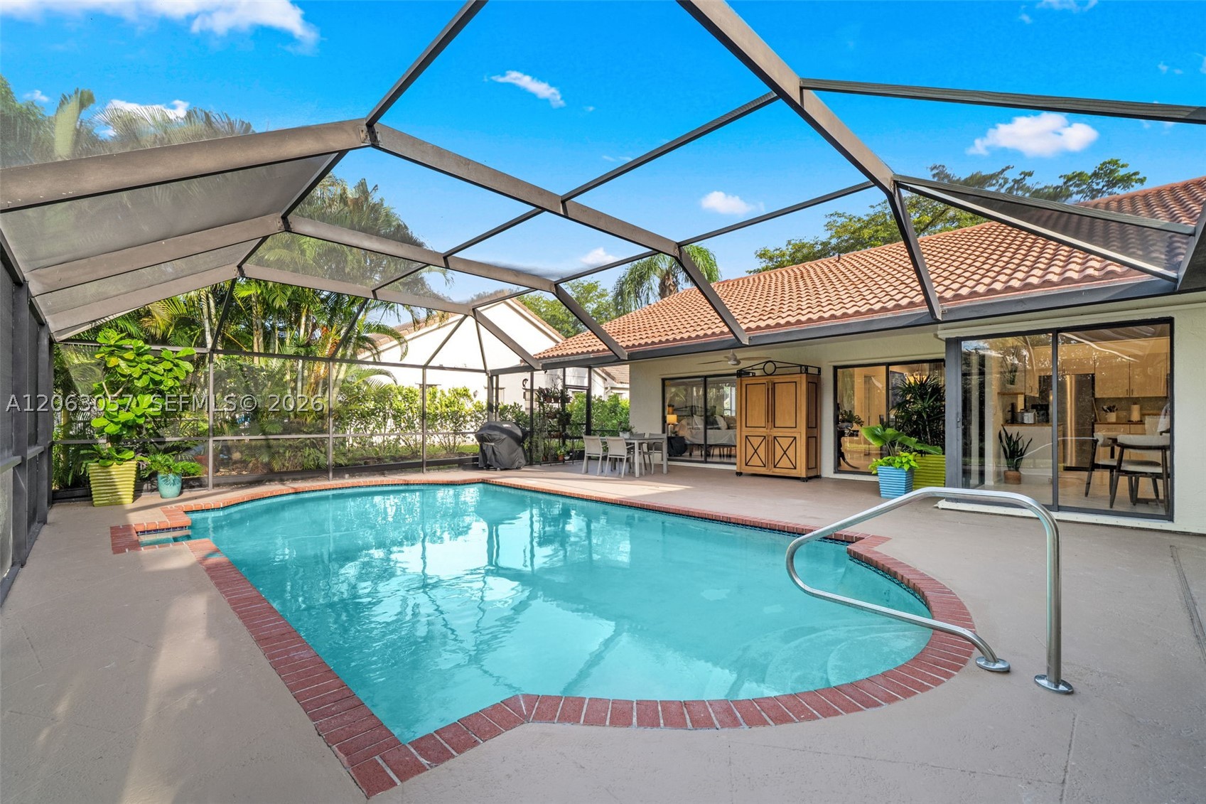 8308 NW 74th St, Tamarac FL 33321