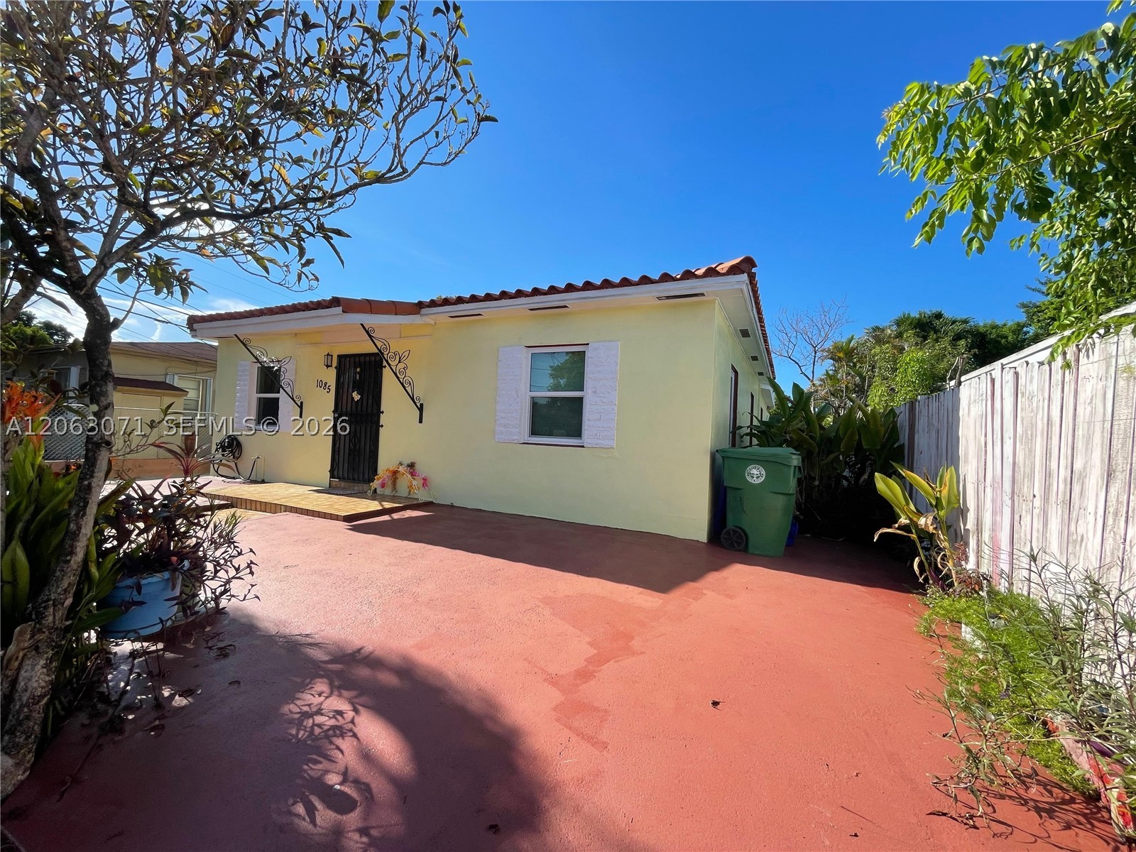 1085 NW 26th St, Miami FL 33127