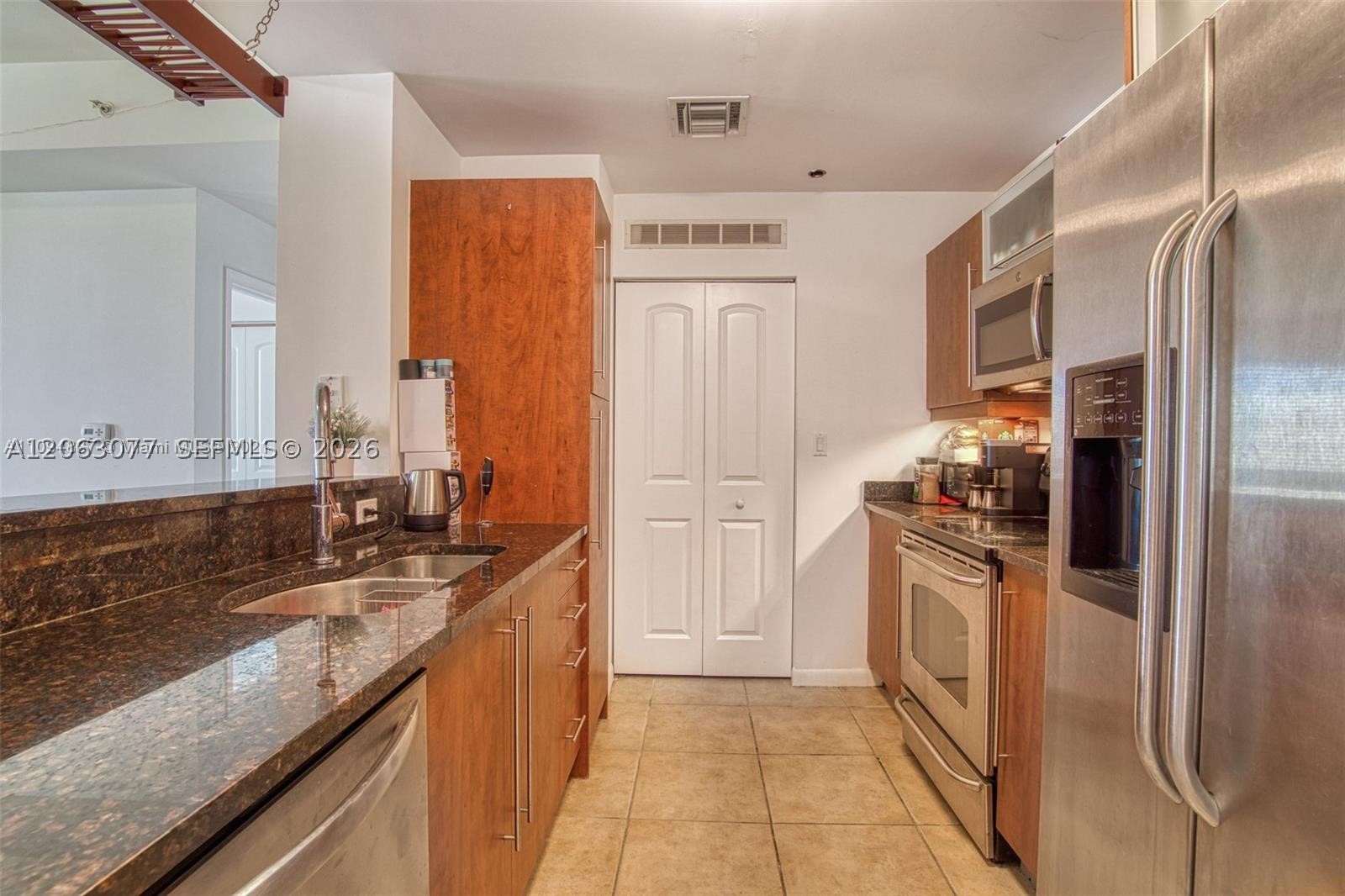 7355 SW 89th St #425N, Miami FL 33156