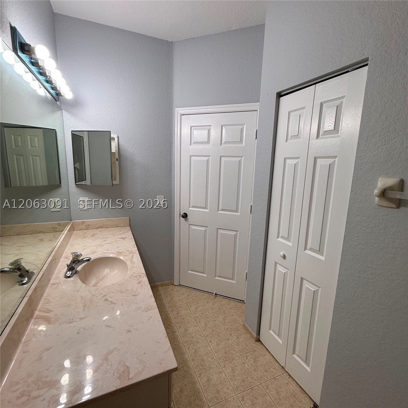 8811 S ISLES CR #8811, Tamarac FL 33321