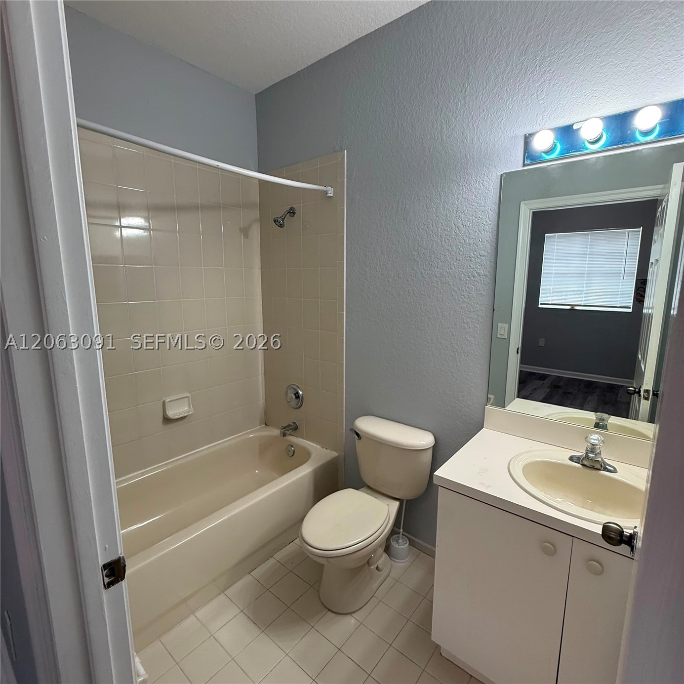8811 S ISLES CR #8811, Tamarac FL 33321