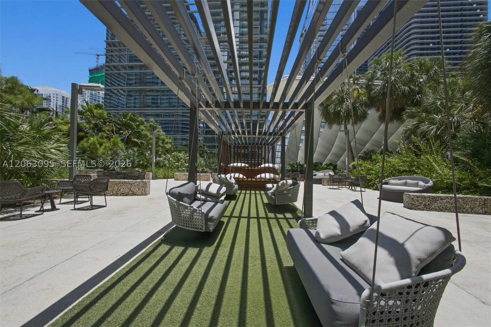88 SW 7th St #2307, Miami FL 33130