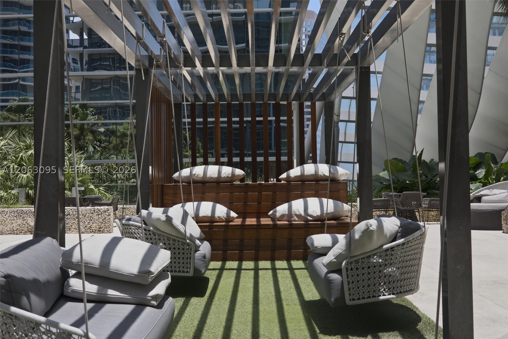 88 SW 7th St #2307, Miami FL 33130