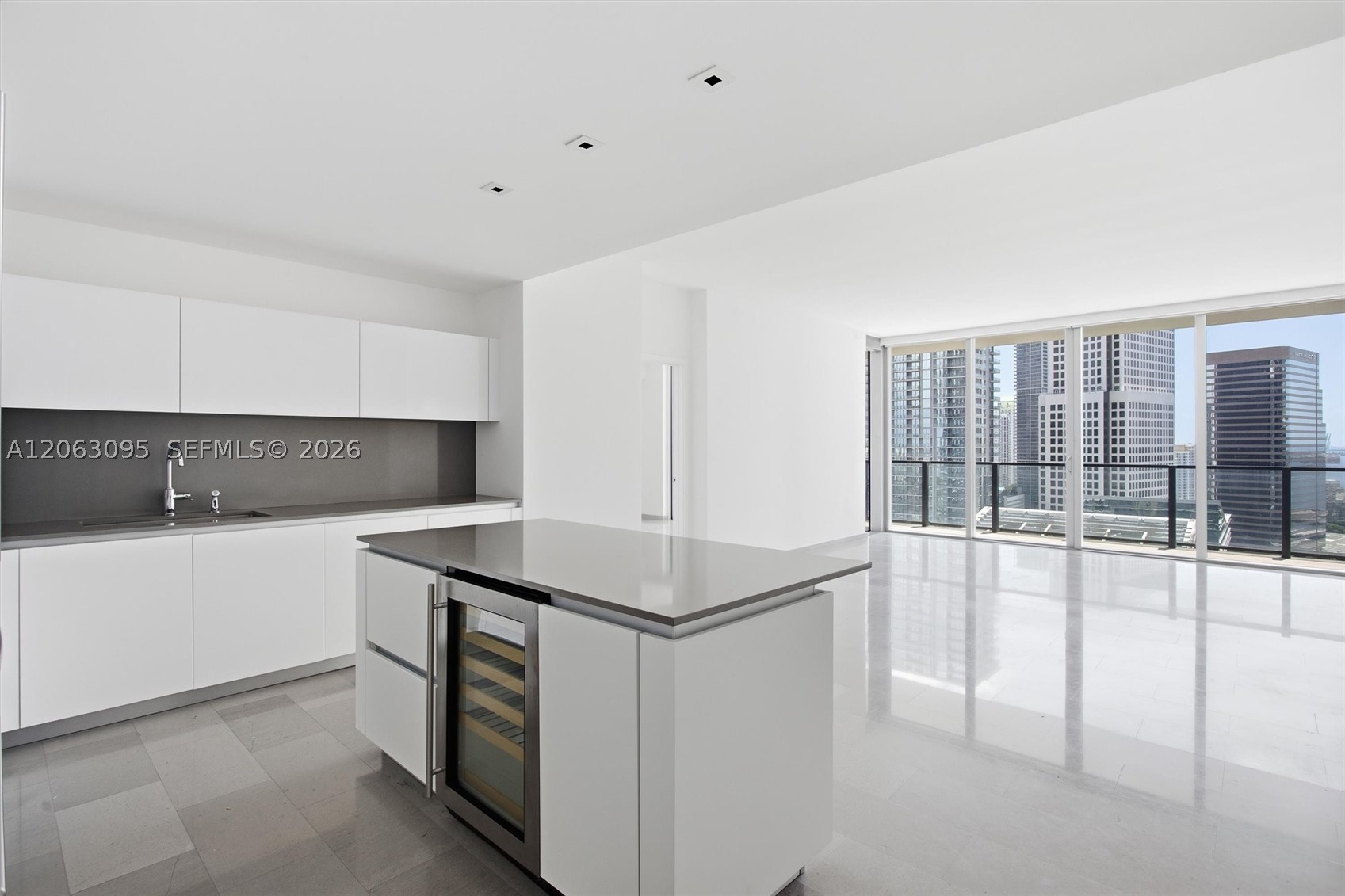 88 SW 7th St #2307, Miami FL 33130