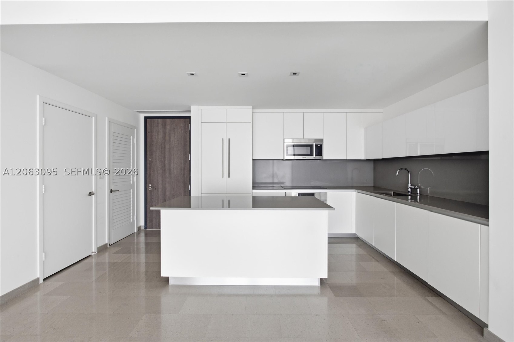 88 SW 7th St #2307, Miami FL 33130