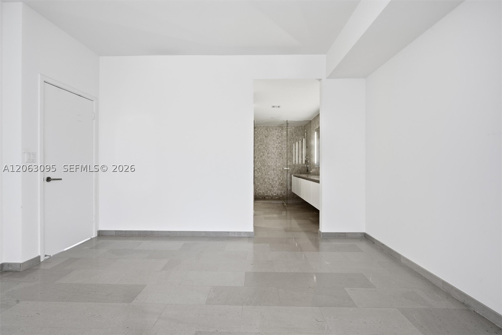88 SW 7th St #2307, Miami FL 33130
