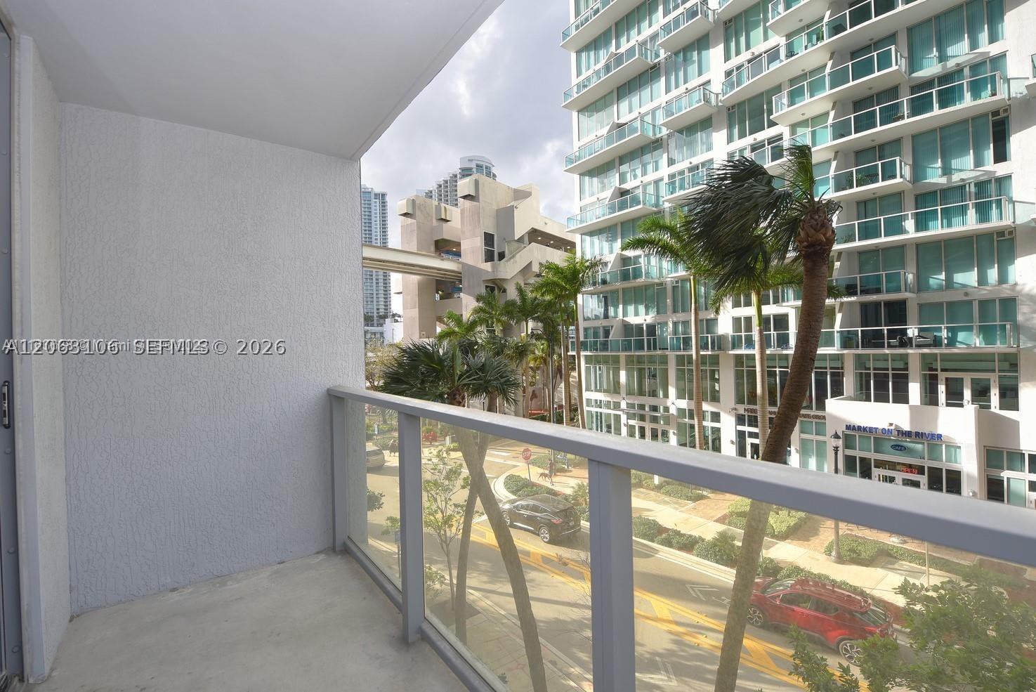 31 SE 6th St #406, Miami FL 33131
