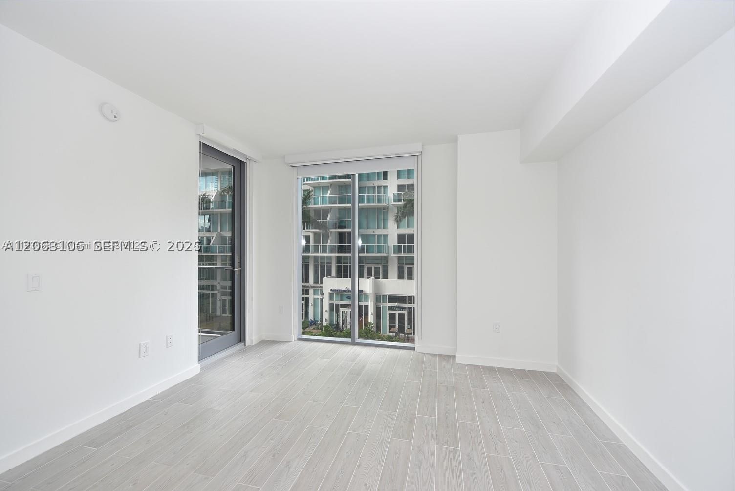31 SE 6th St #406, Miami FL 33131