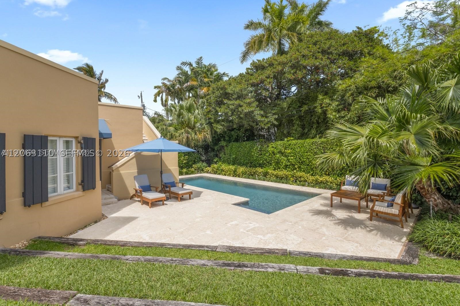 685 Harbor Ln, Key Biscayne FL 33149