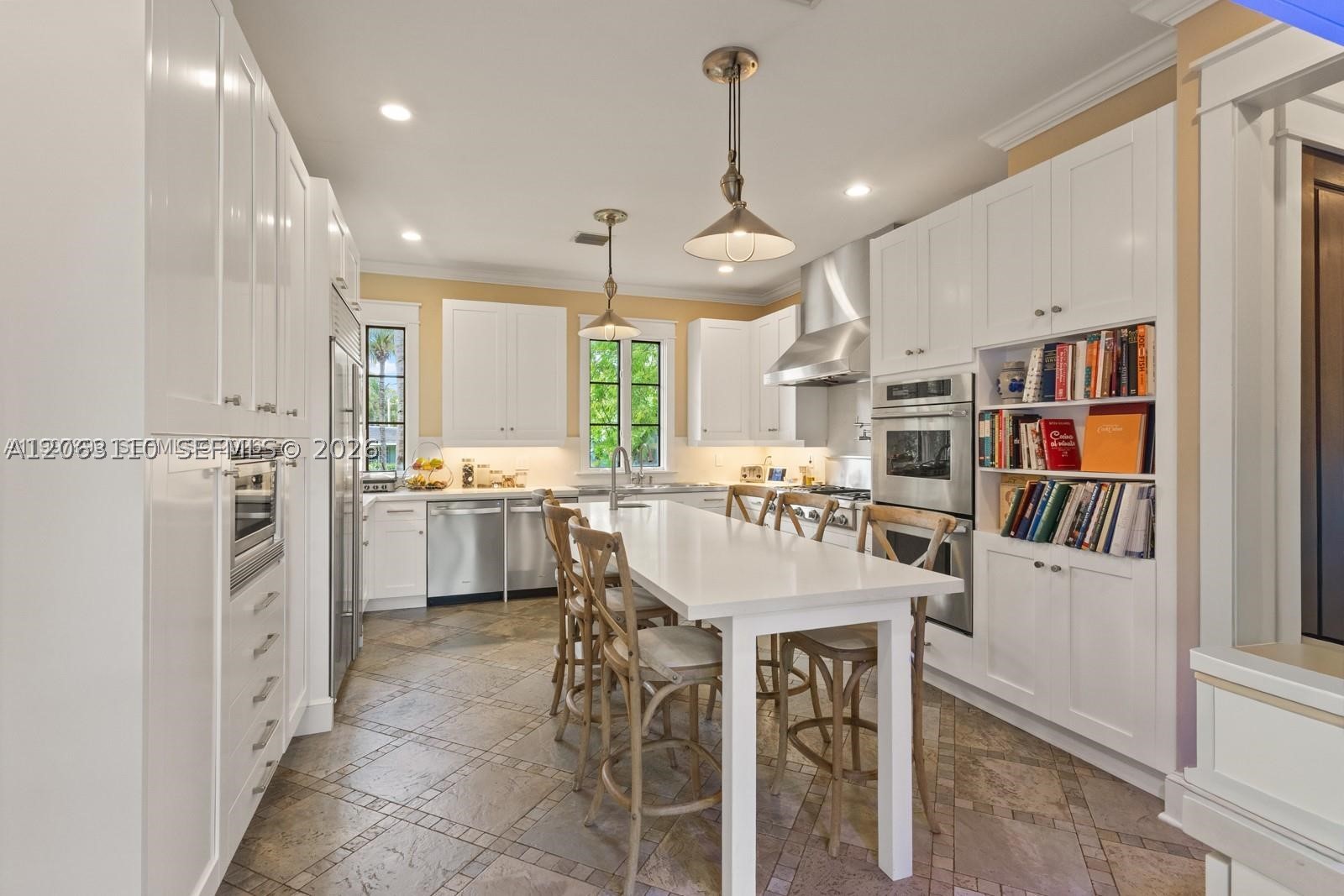 685 Harbor Ln, Key Biscayne FL 33149
