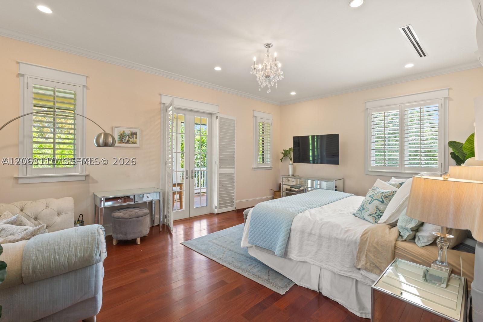 685 Harbor Ln, Key Biscayne FL 33149