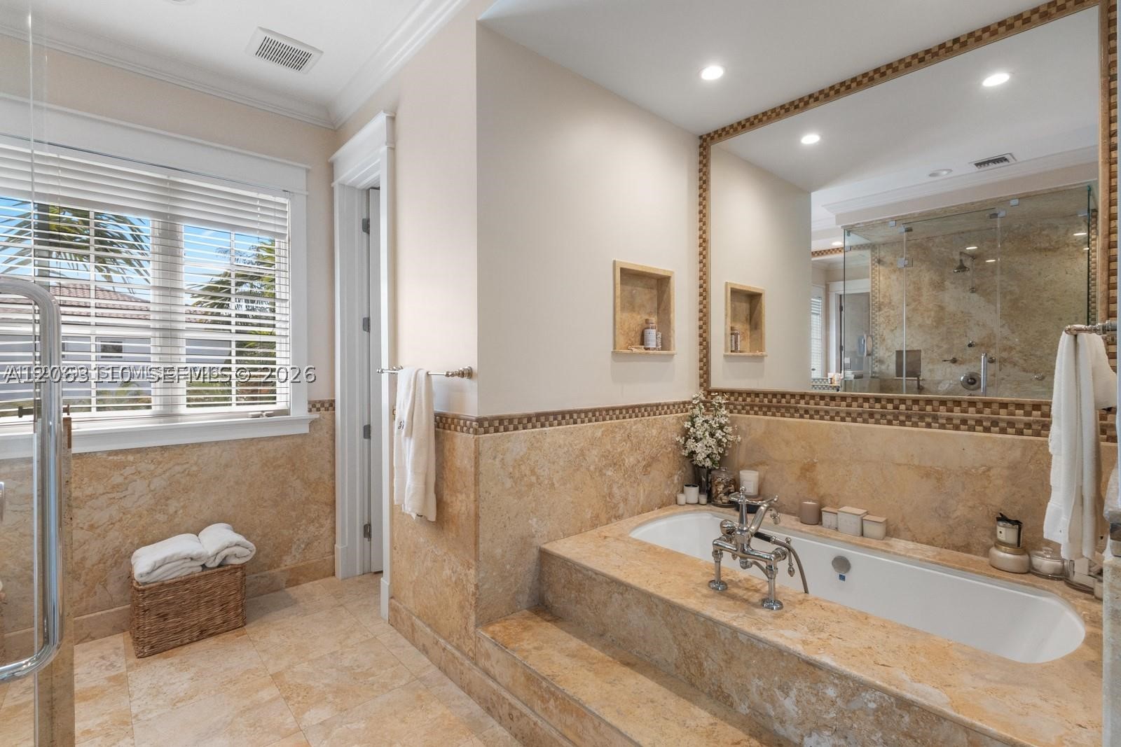 685 Harbor Ln, Key Biscayne FL 33149