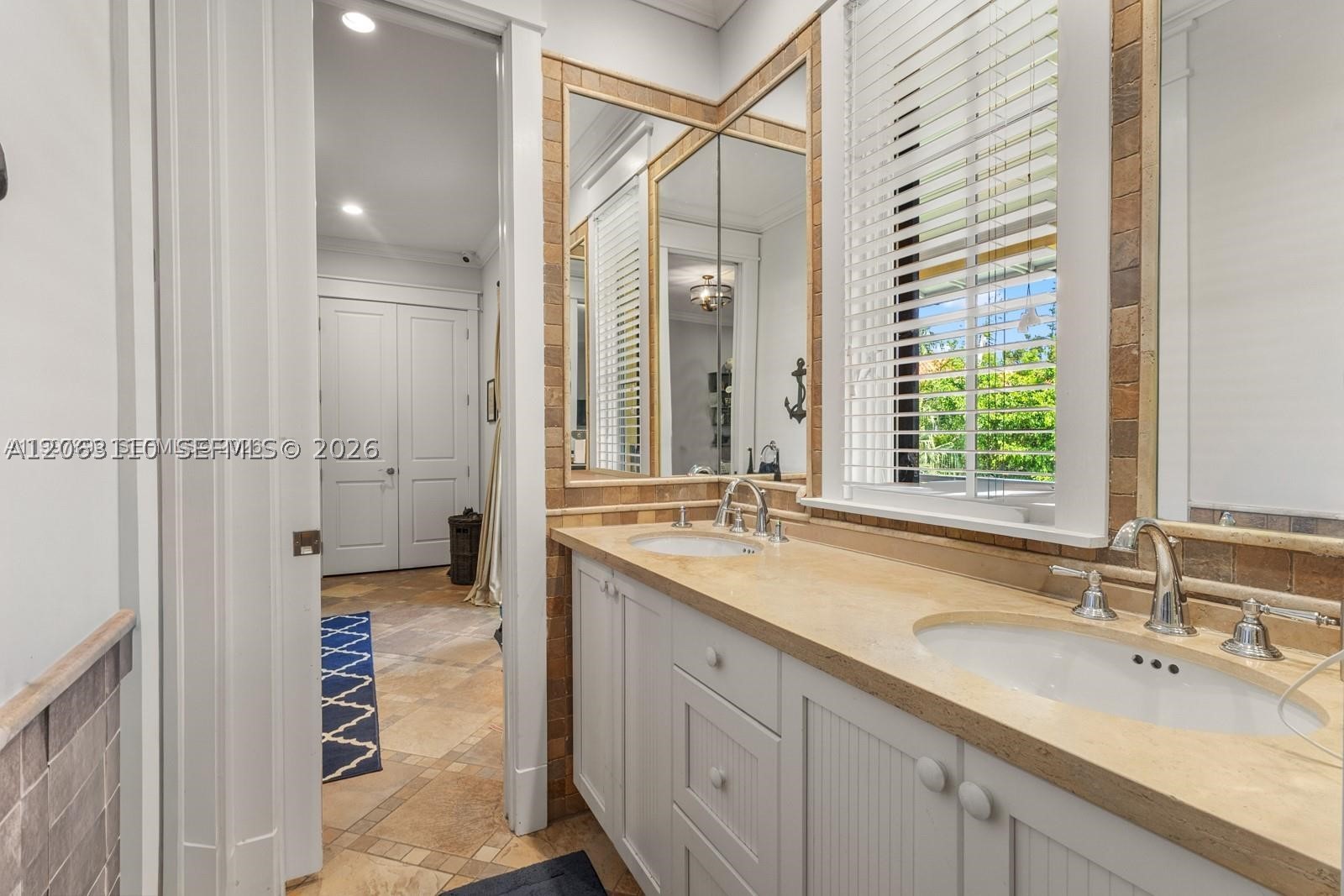 685 Harbor Ln, Key Biscayne FL 33149