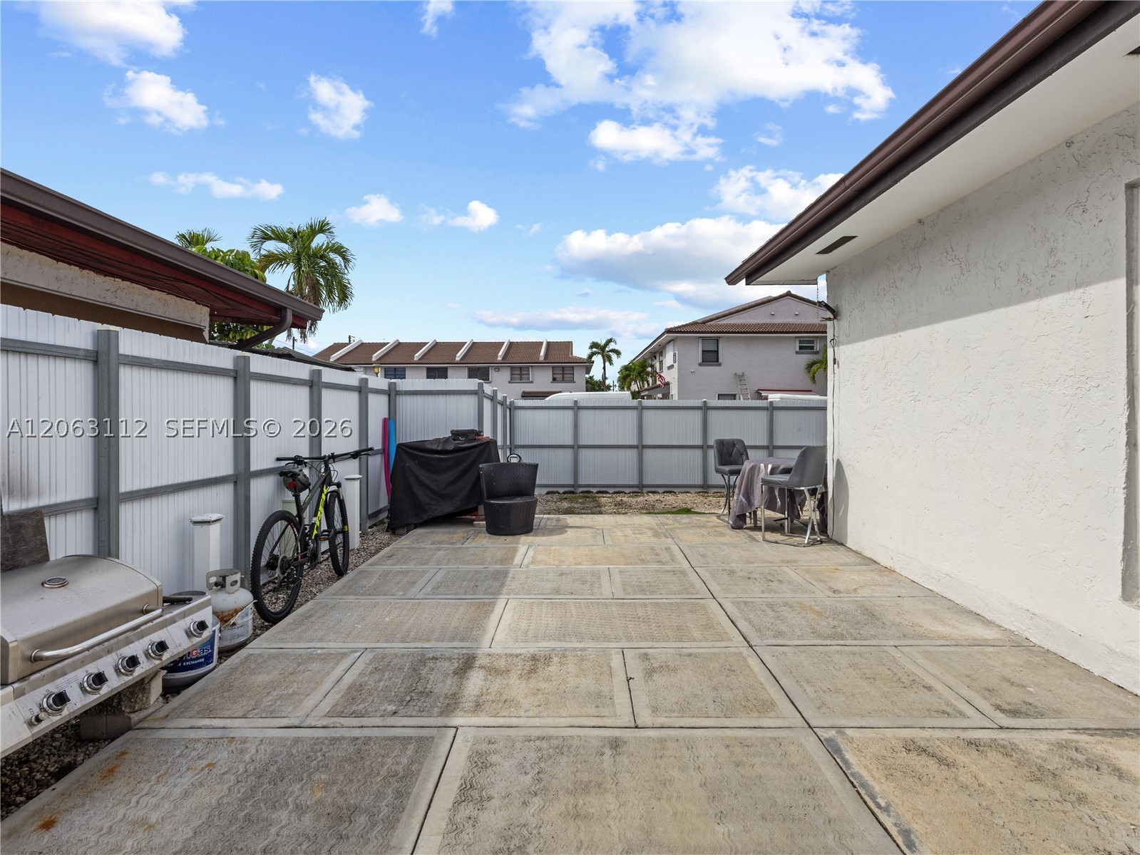 165 SW 113th Ct, Sweetwater FL 33174