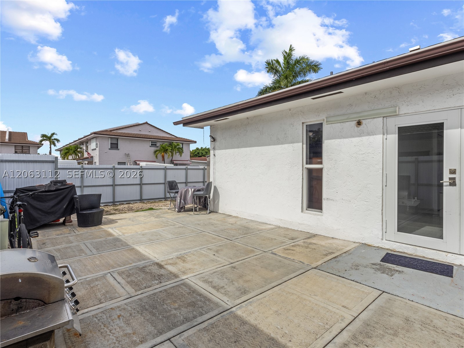 165 SW 113th Ct, Sweetwater FL 33174