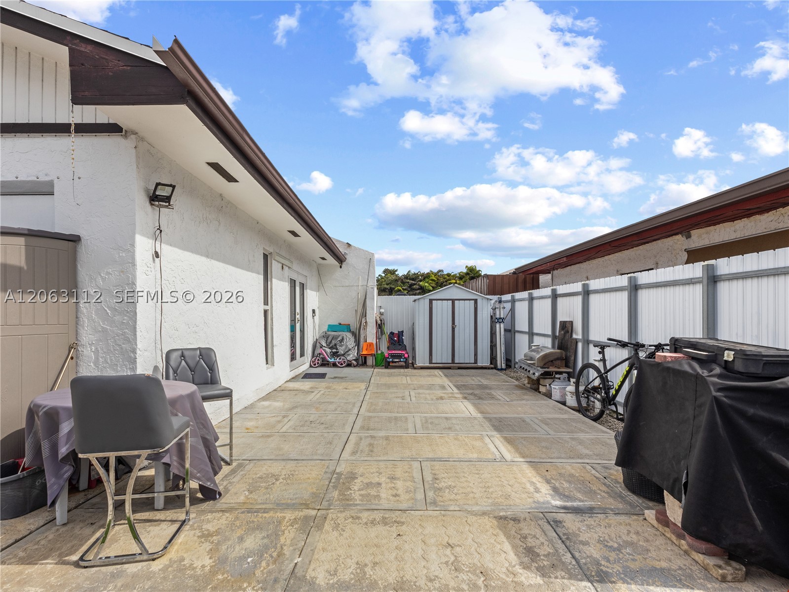 165 SW 113th Ct, Sweetwater FL 33174