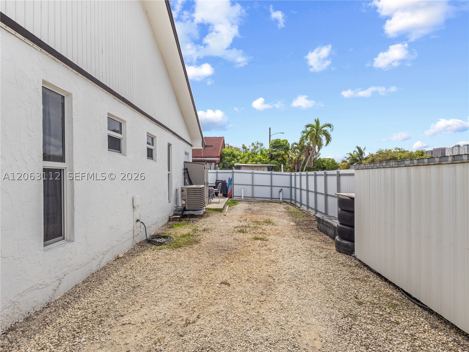 165 SW 113th Ct, Sweetwater FL 33174