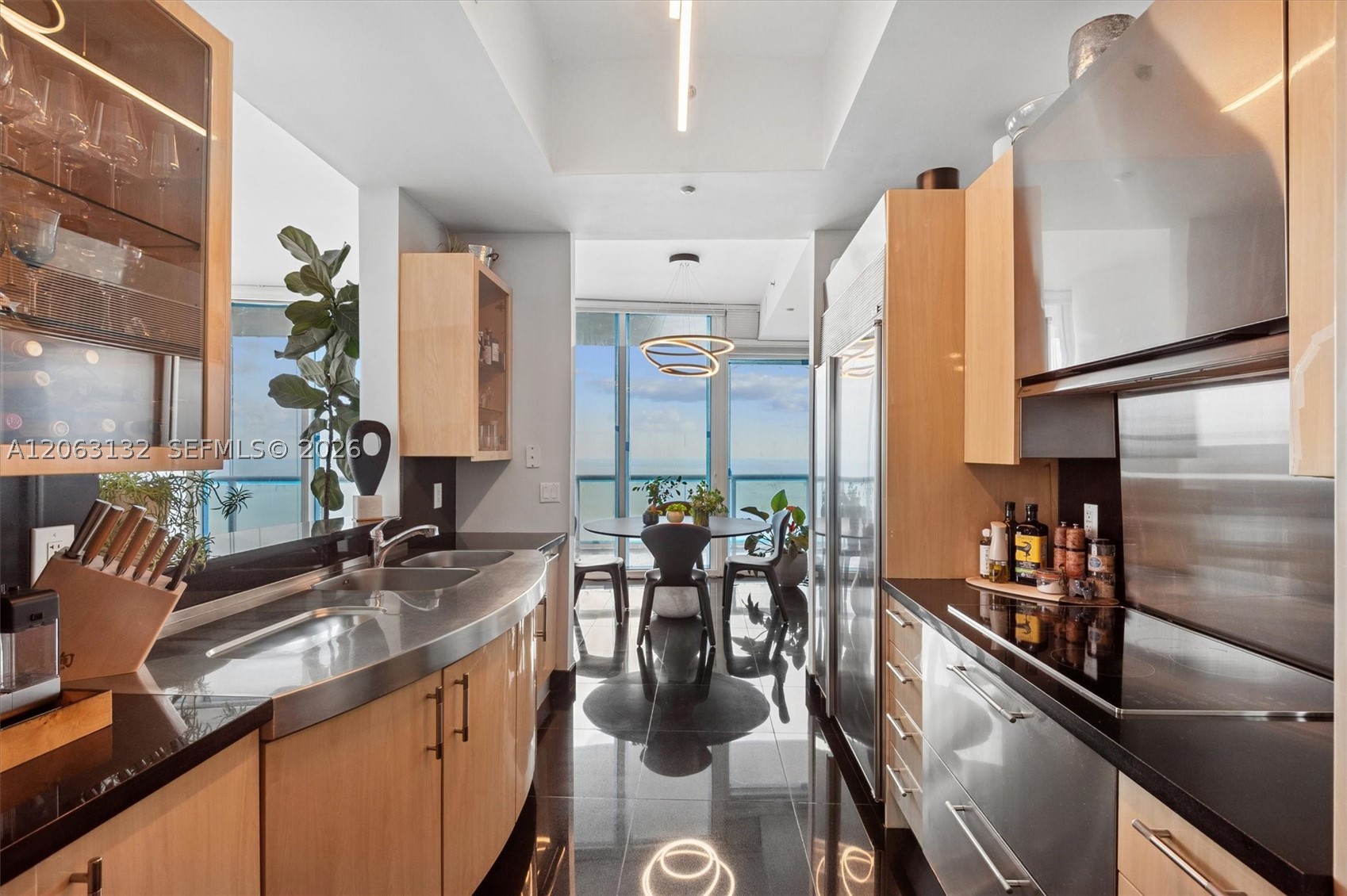 100 S Pointe Dr #3906, Miami Beach FL 33139