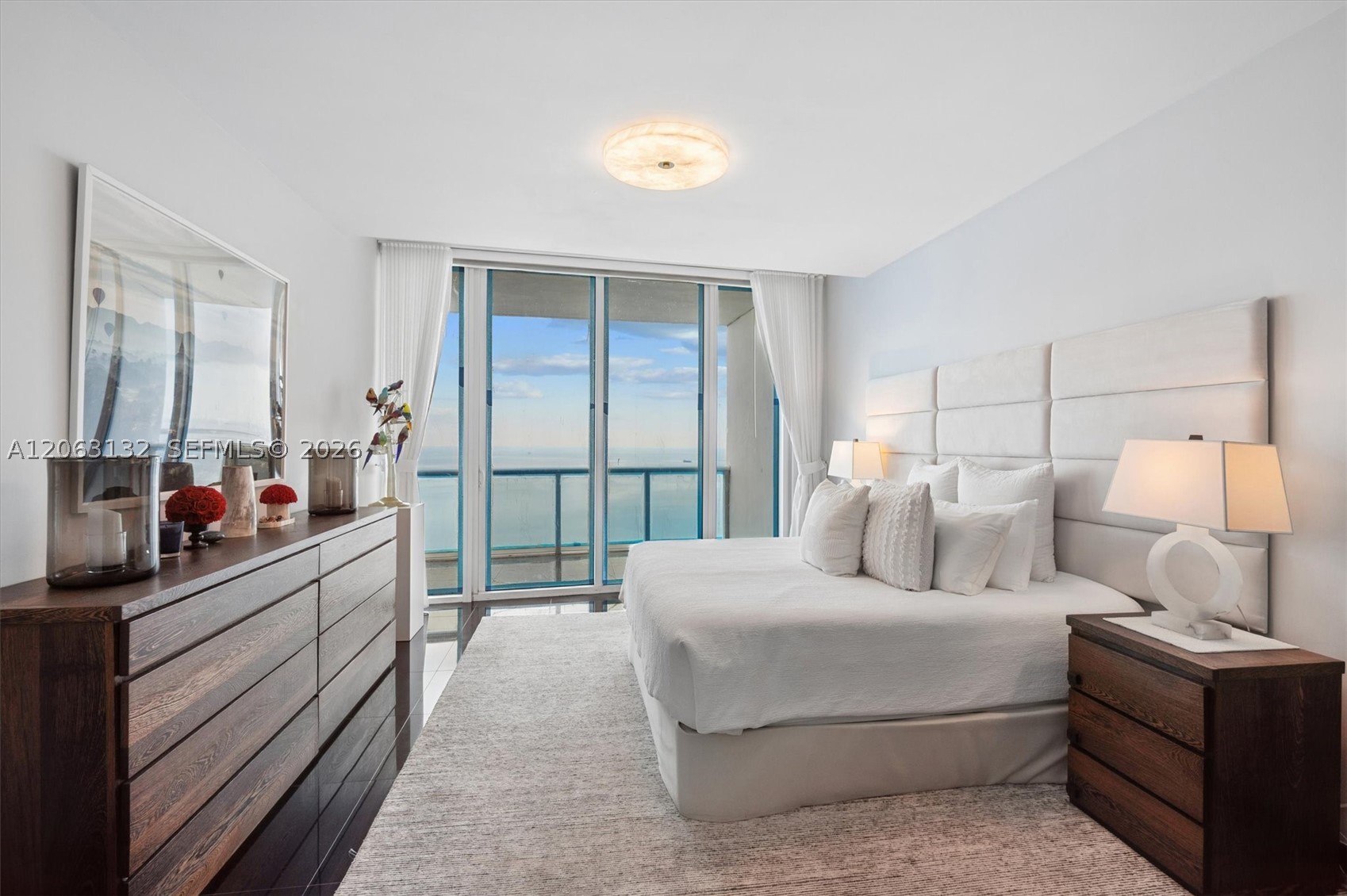 100 S Pointe Dr #3906, Miami Beach FL 33139
