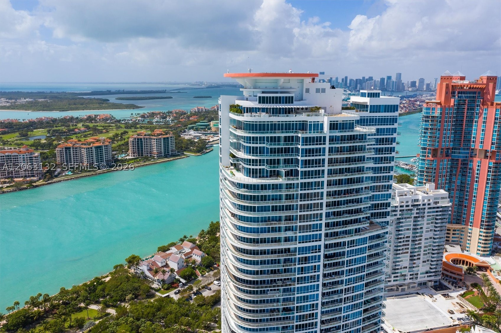 100 S Pointe Dr #3906, Miami Beach FL 33139